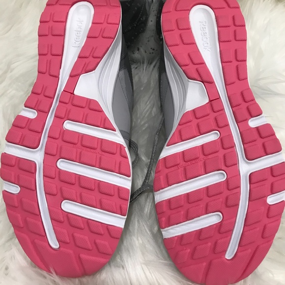 Reebock $25 New Size 6.5 - Picture 2 of 7